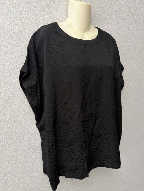 Sundays Black Textured Waves Jacquard Short Sleeve Top - Picture 4 of 6